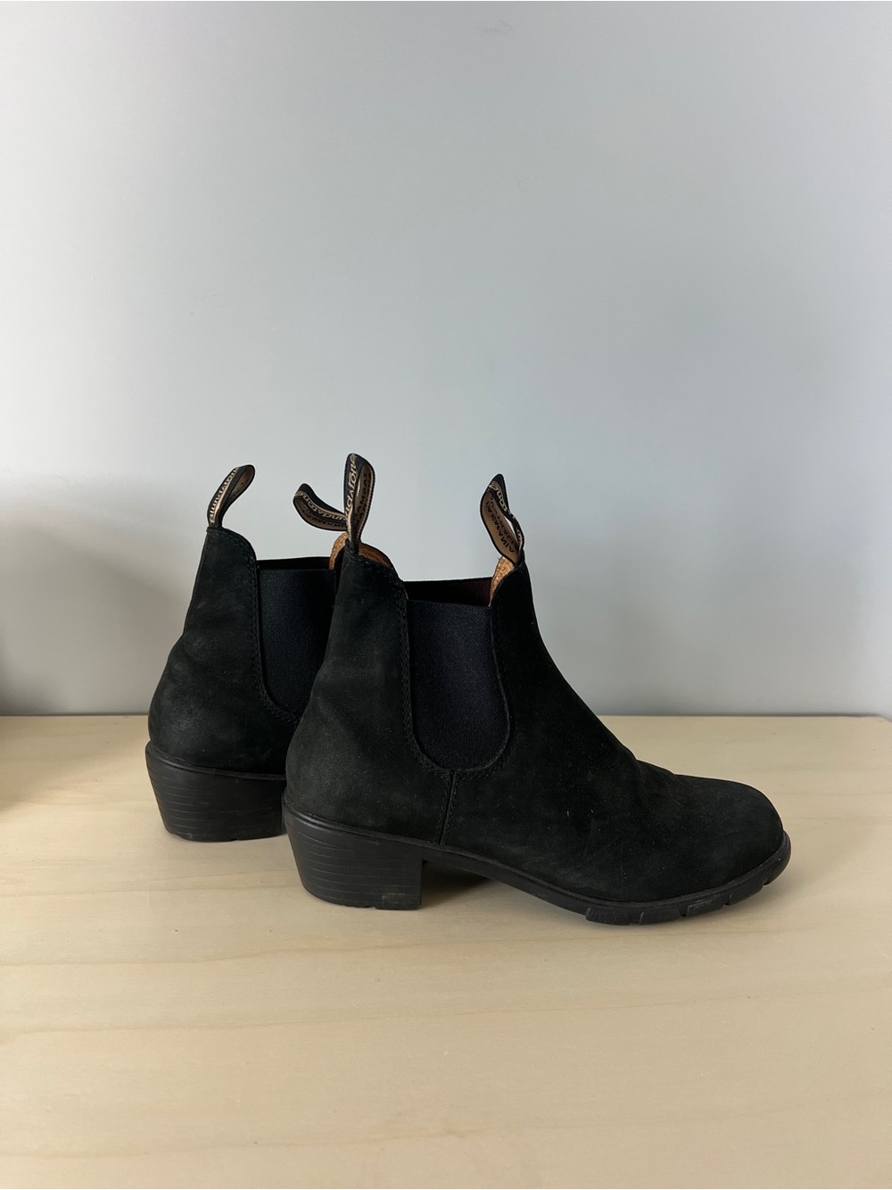 Blundstone Black Chelsea Suede Ankle Boots - Picture 7 of 7